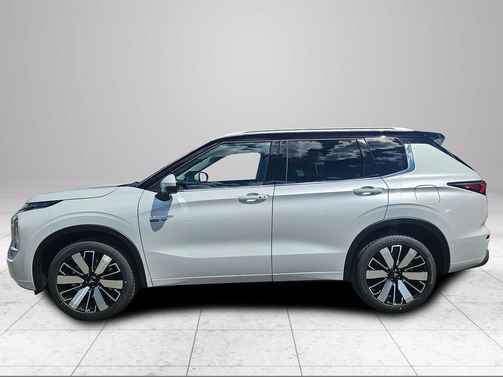 Mitsubishi Plug-in Hybrid Outlander 2025
