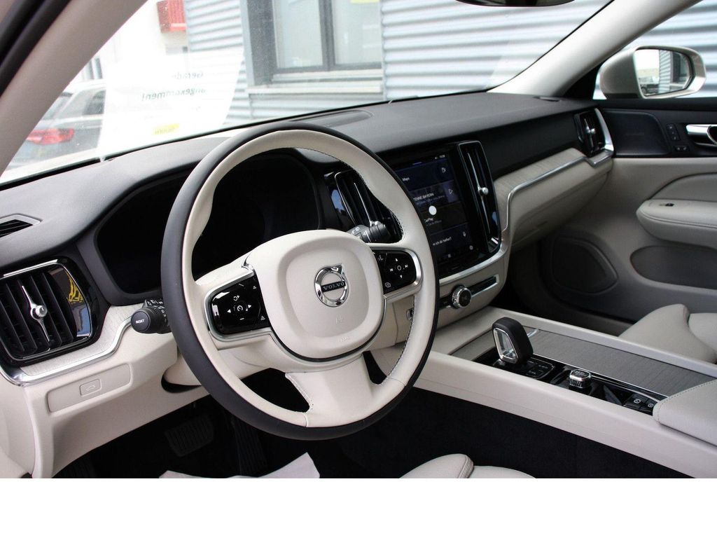 Volvo V60 Cross Country 2024