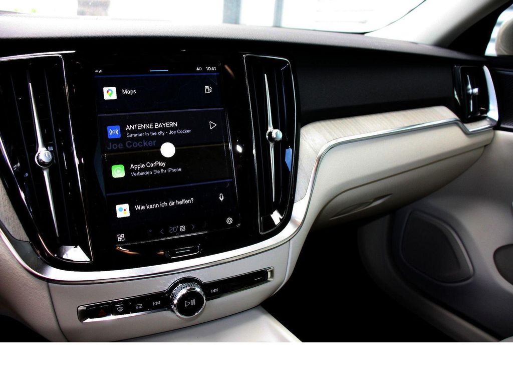 Volvo V60 Cross Country 2024