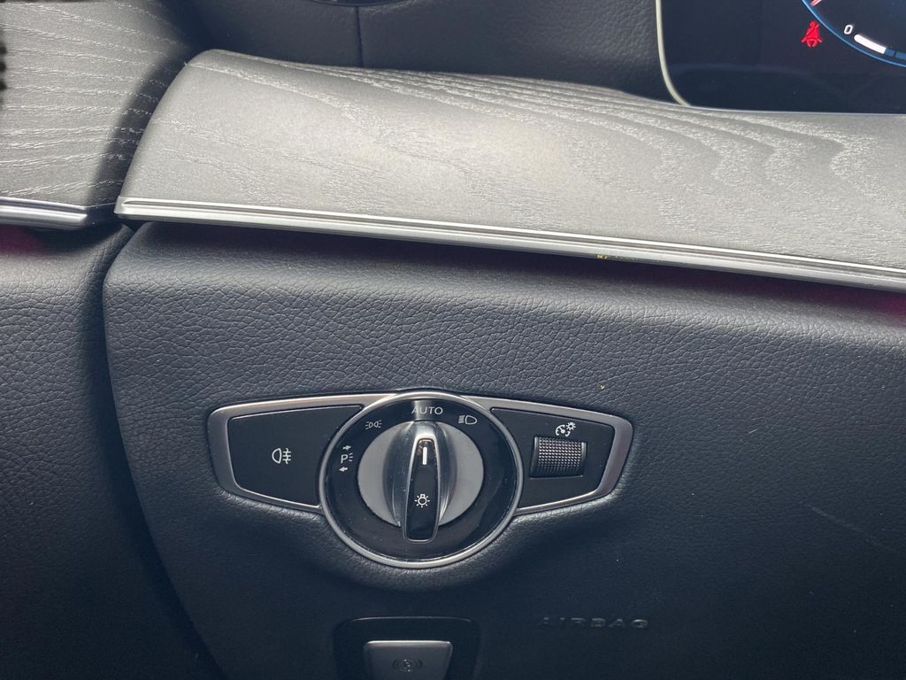 Mercedes-Benz E 300 2022