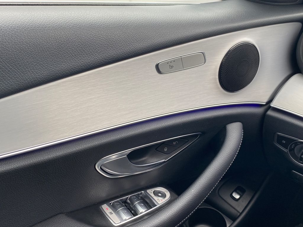 Mercedes-Benz E 300 2022