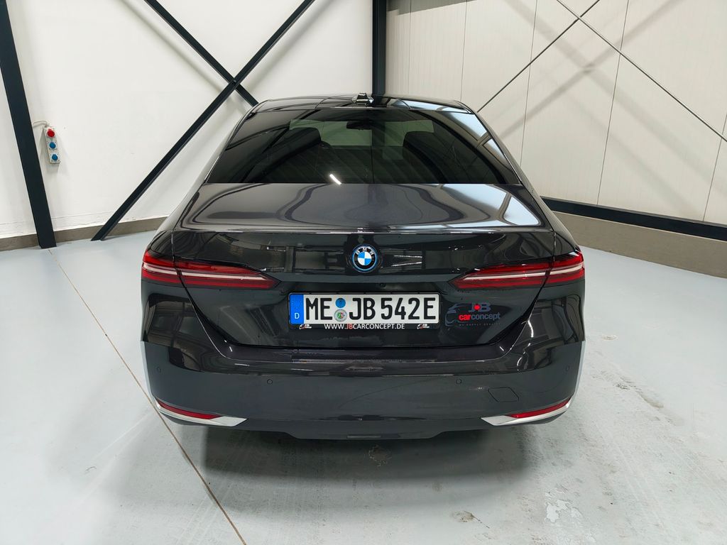 BMW i5 2023