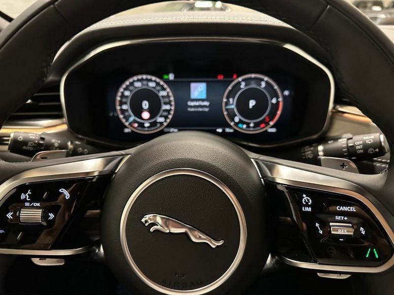 Jaguar F-Pace 2024