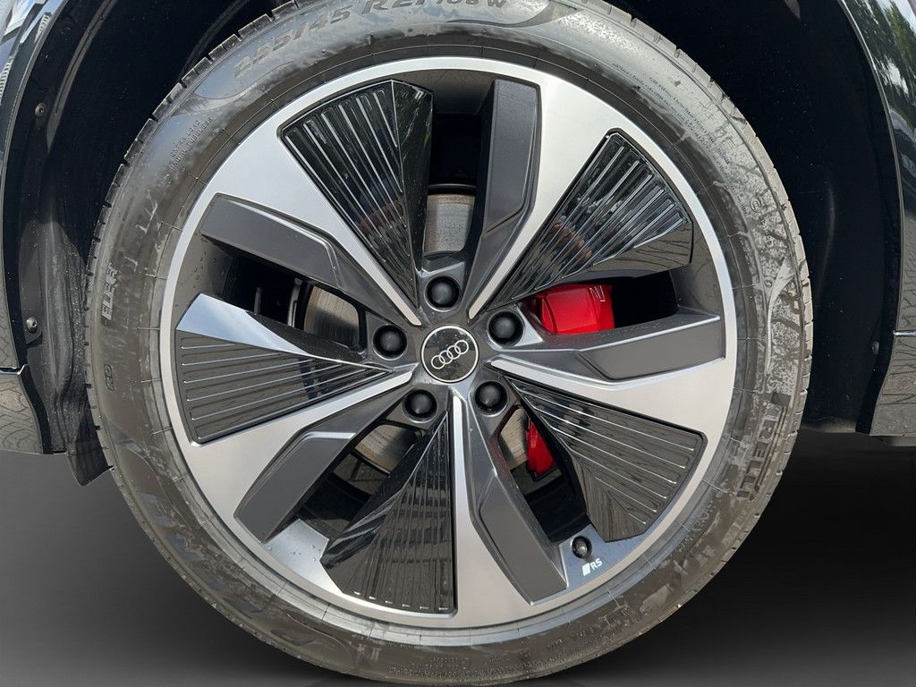 Audi SQ6 e-tron 2024