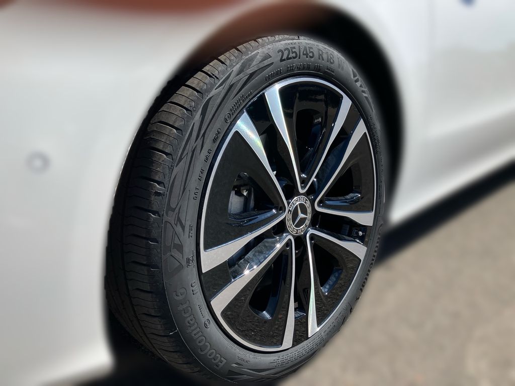 Mercedes-Benz CLA 180 2025