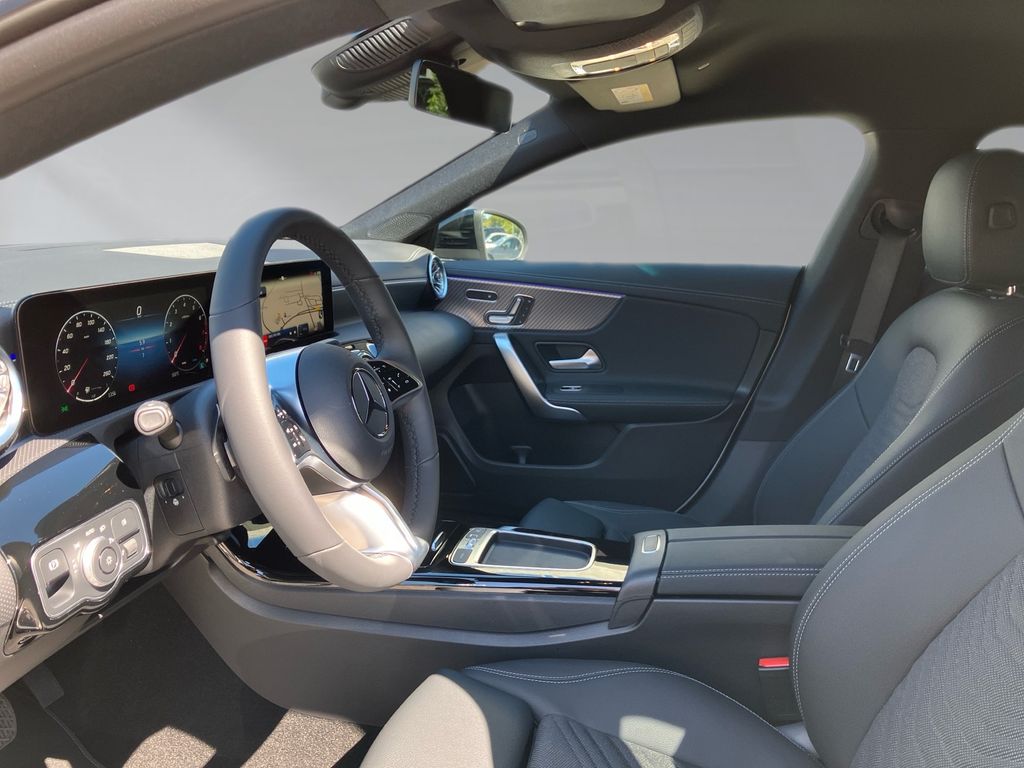 Mercedes-Benz CLA 180 2025