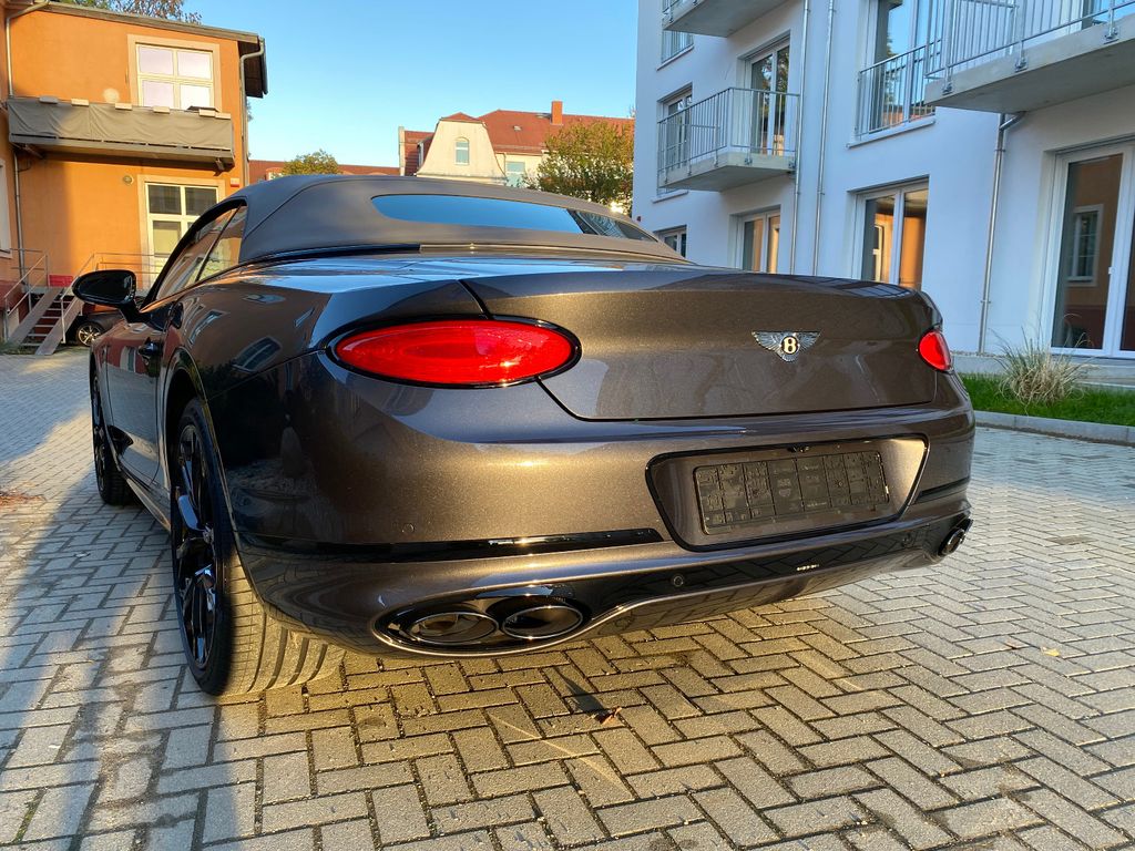 Bentley Continental GTC 2024