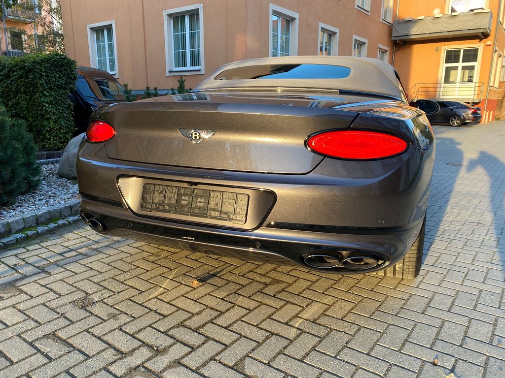 Bentley Continental GTC 2024