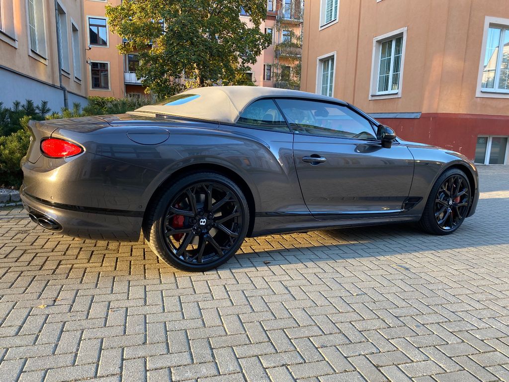 Bentley Continental GTC 2024