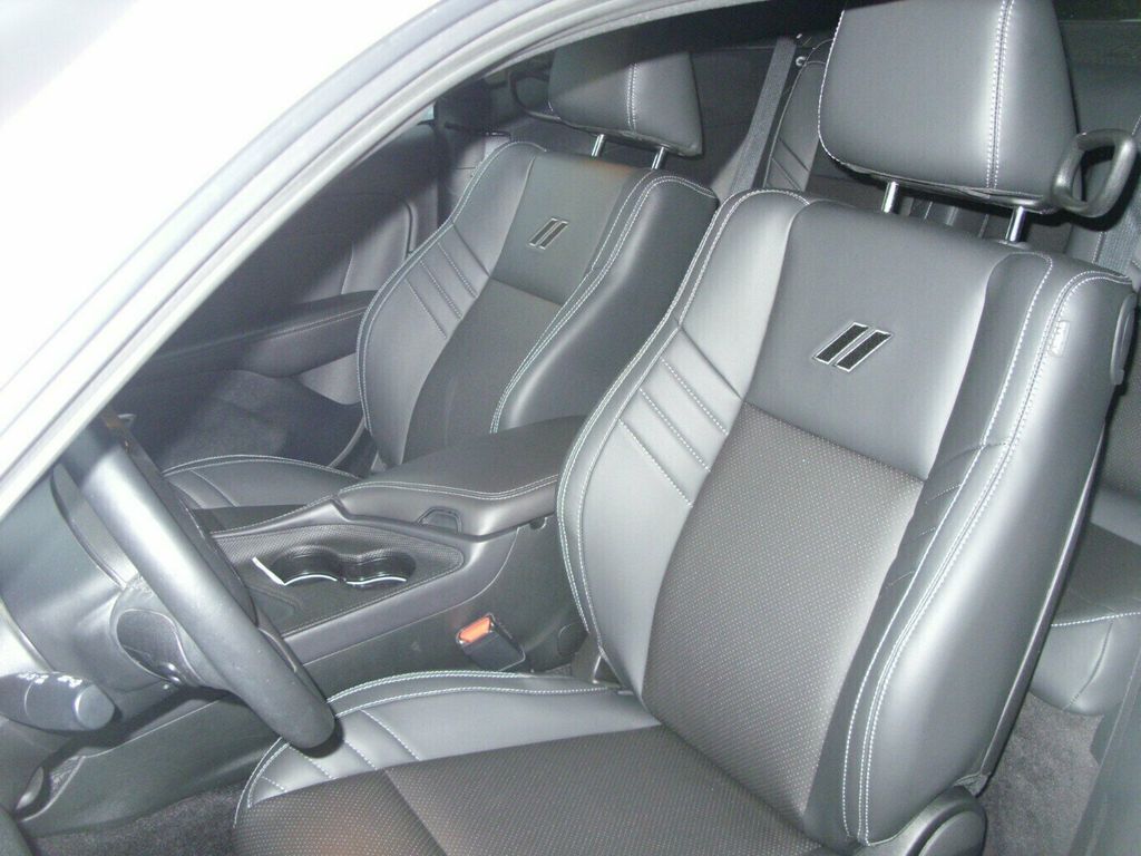 Dodge Challenger 2019