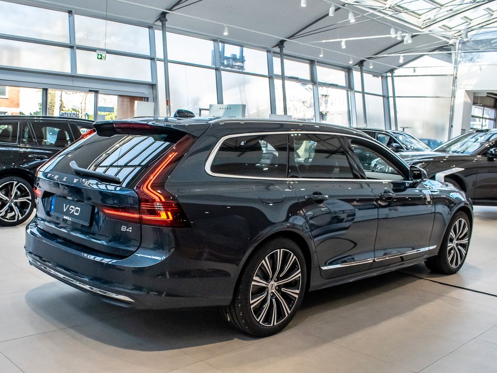 Volvo V90 2024