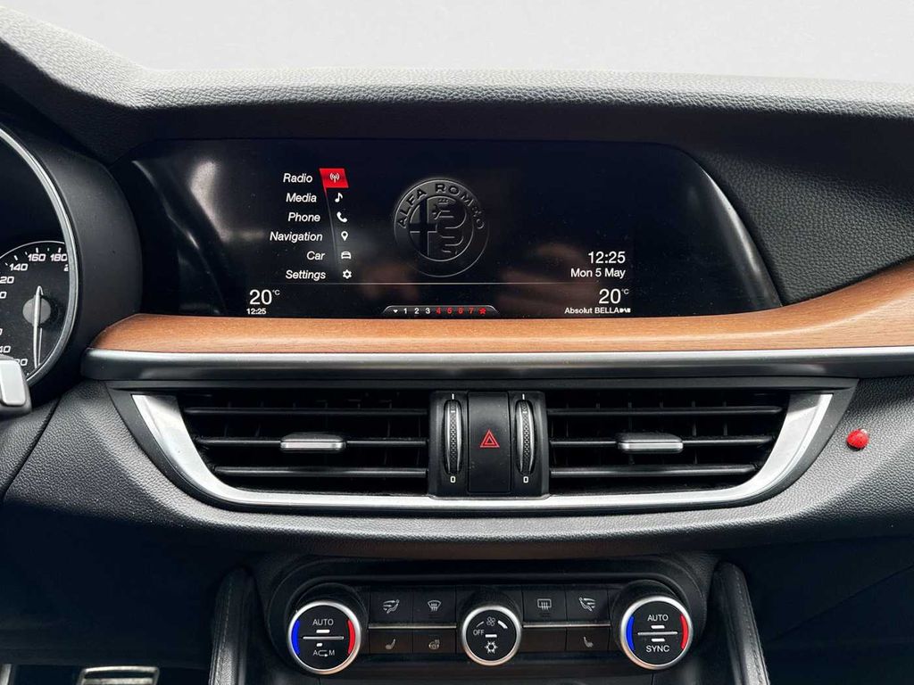 Alfa Romeo Stelvio 2017