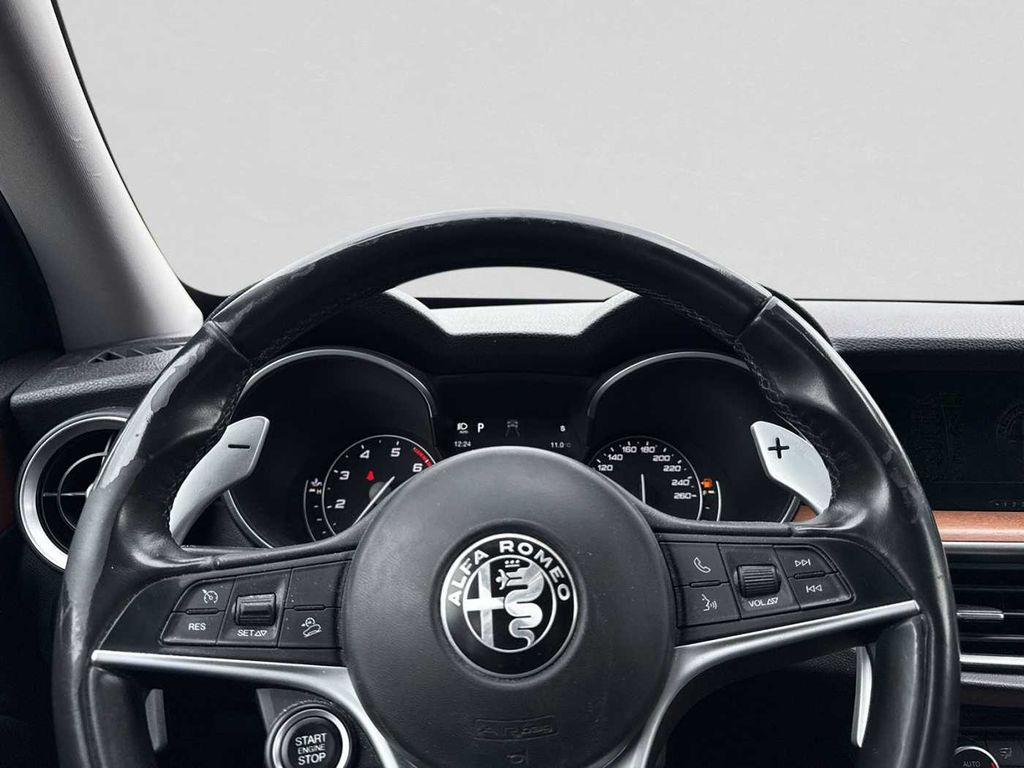 Alfa Romeo Stelvio 2017