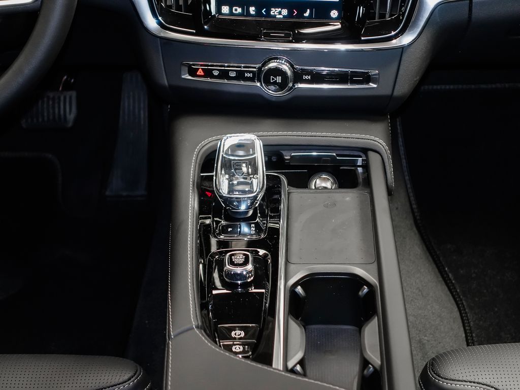 Volvo V90 2024