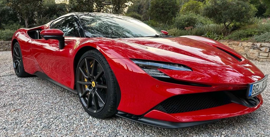 Ferrari SF90 2023