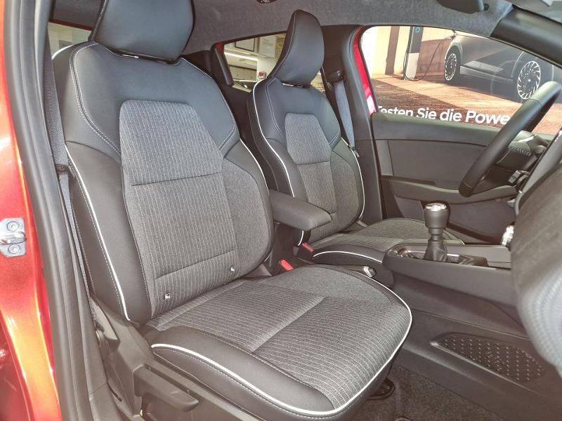 Mitsubishi Colt 2025