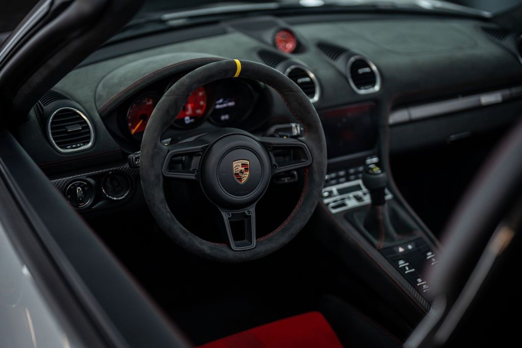 Porsche Boxster 2024