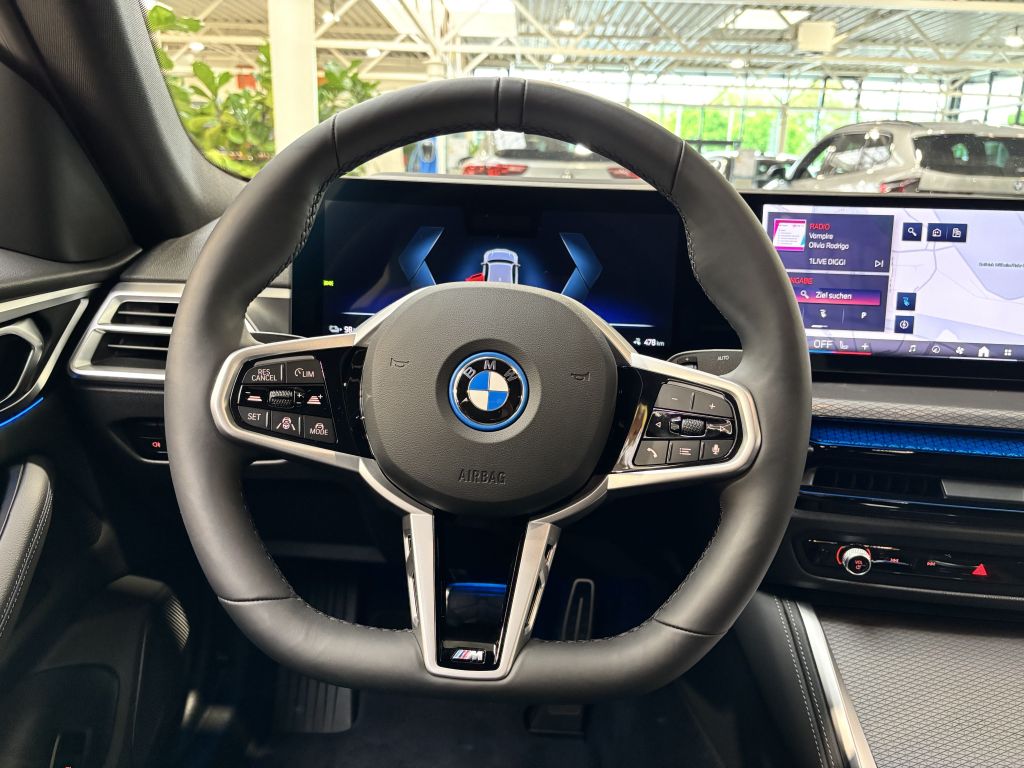 BMW i4 2025