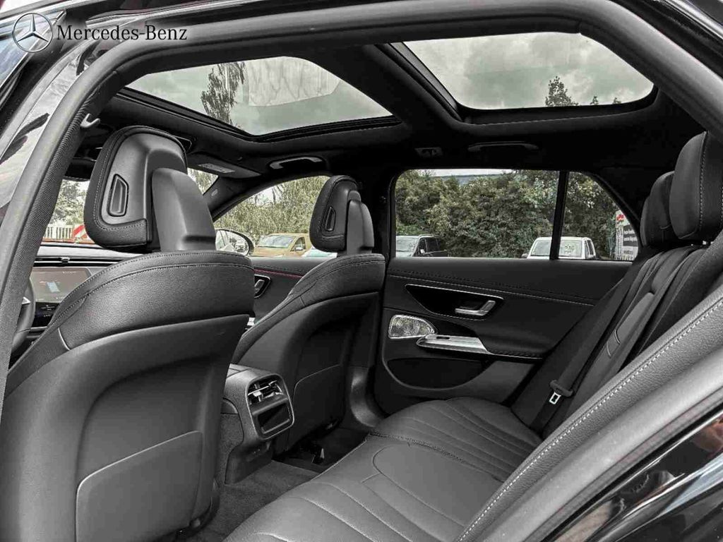 Mercedes-Benz E 300 2025