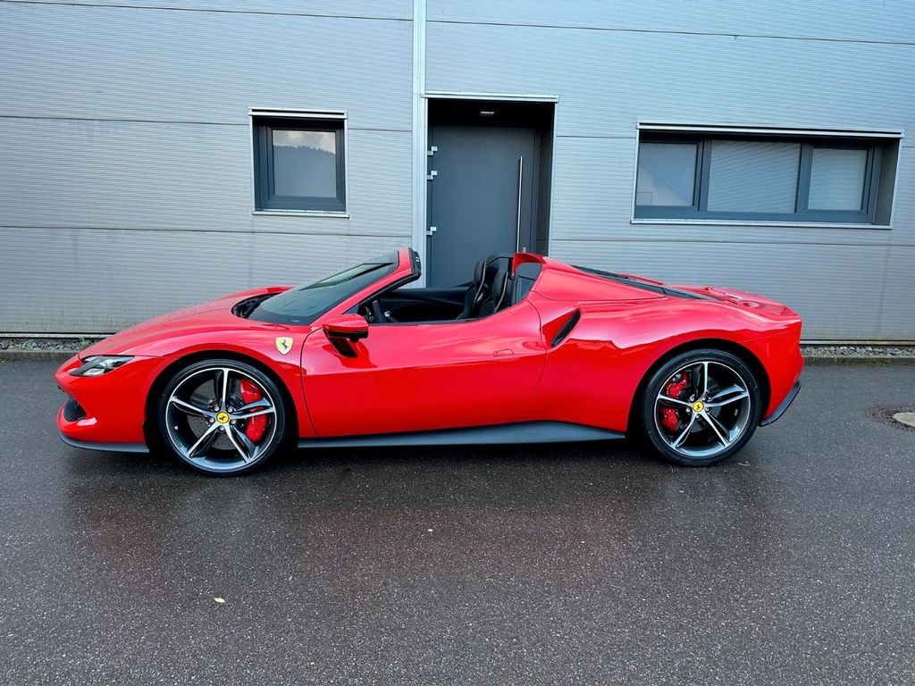 Ferrari 296 GTS 2025