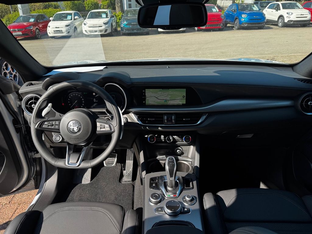 Alfa Romeo Stelvio 2025