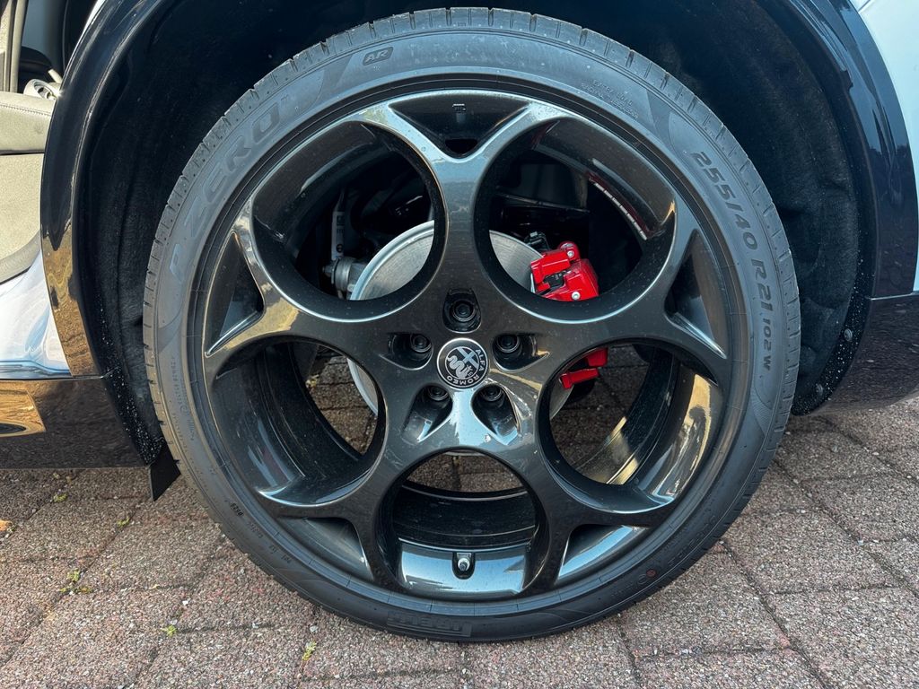 Alfa Romeo Stelvio 2025