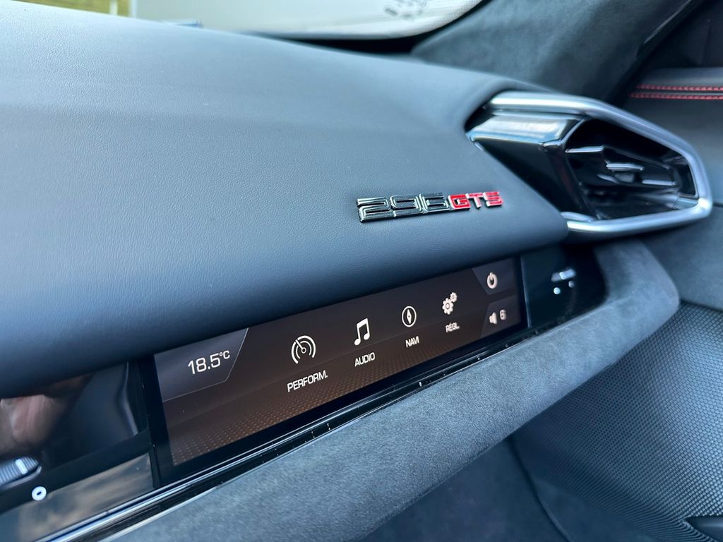 Ferrari 296 GTS 2025