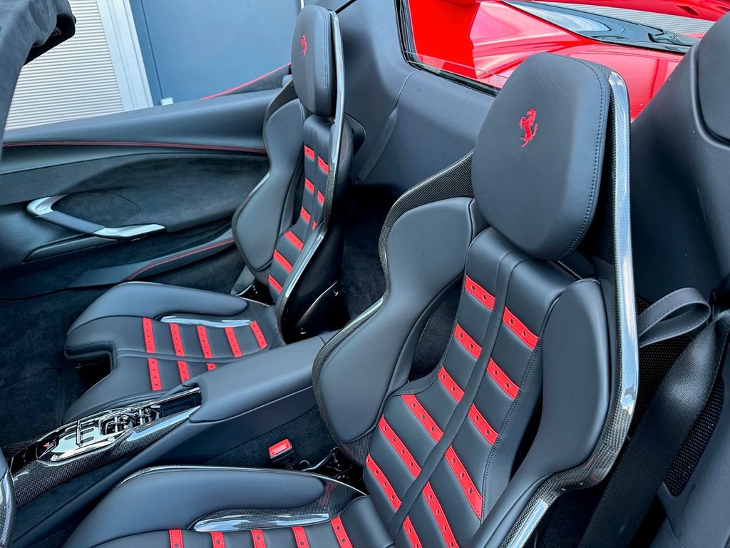 Ferrari 296 GTS 2025