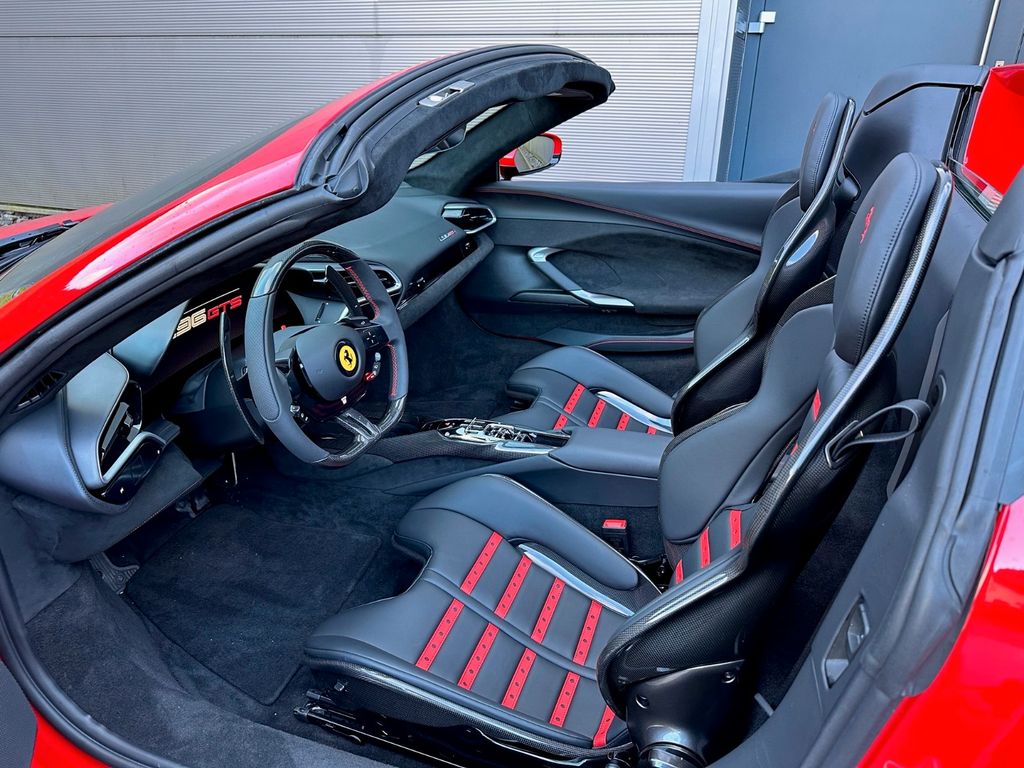 Ferrari 296 GTS 2025