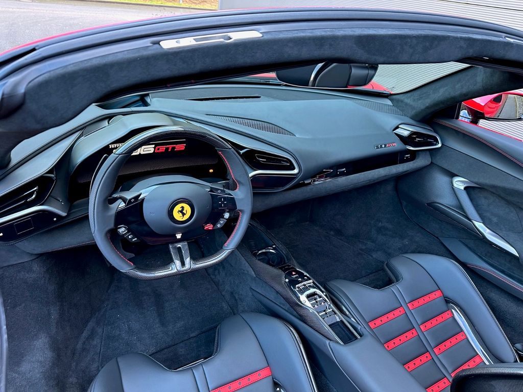 Ferrari 296 GTS 2025