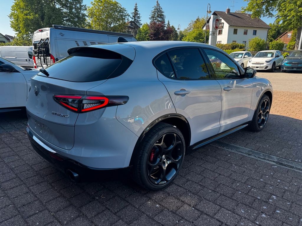Alfa Romeo Stelvio 2025