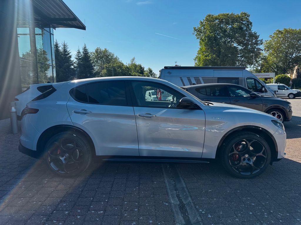 Alfa Romeo Stelvio 2025