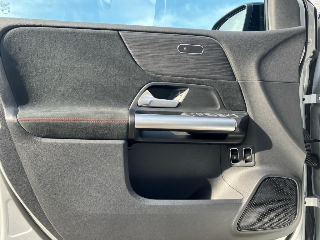 Mercedes-Benz B 250 2025