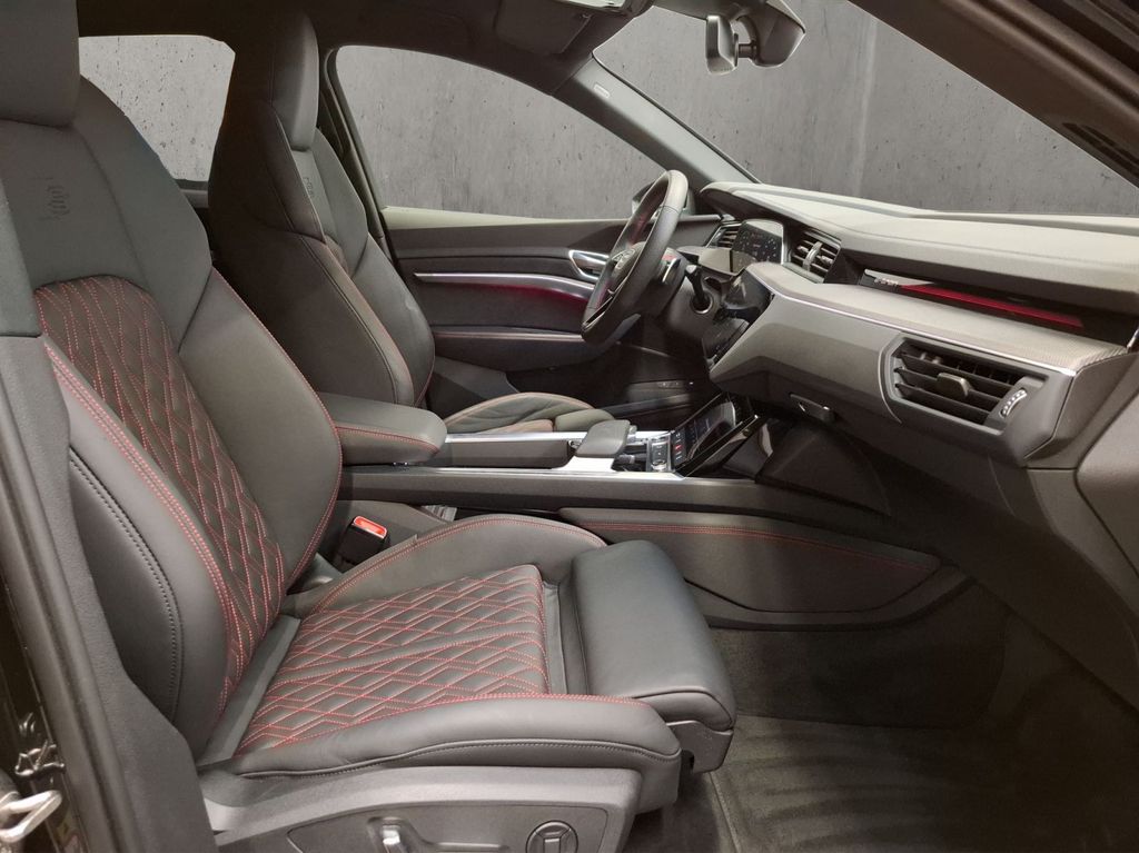 Audi SQ8 2024