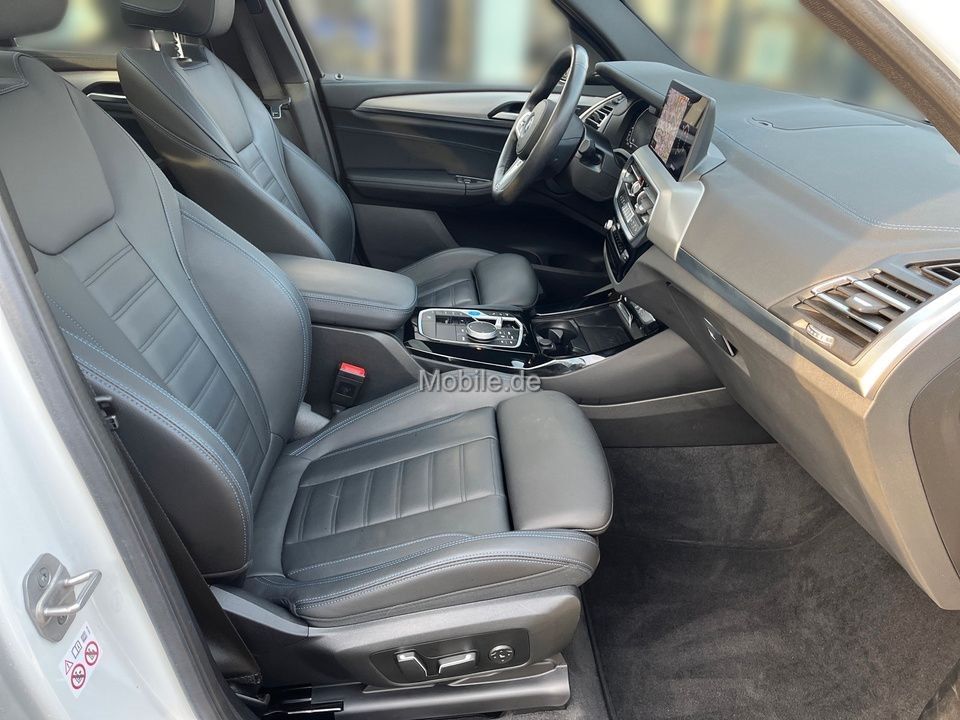 BMW iX3 2024