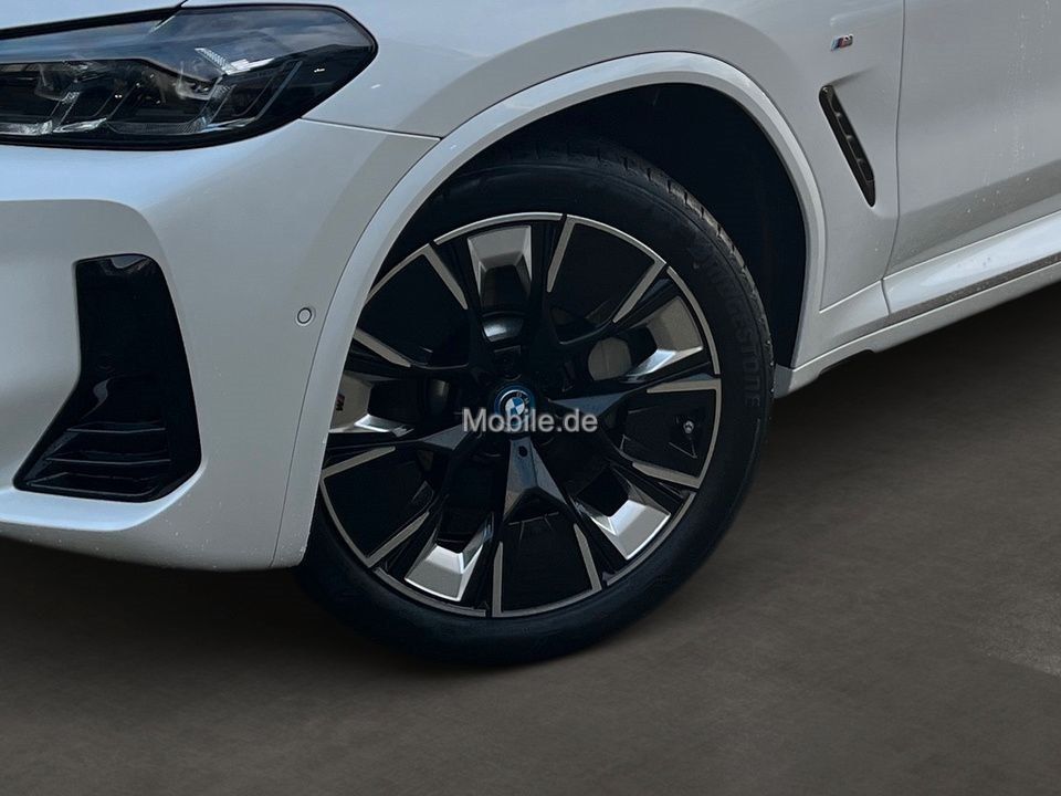 BMW iX3 2024