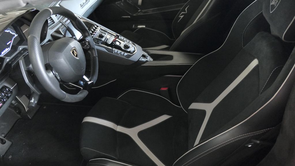 Lamborghini Aventador 2017