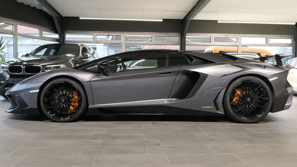 Lamborghini Aventador 2017