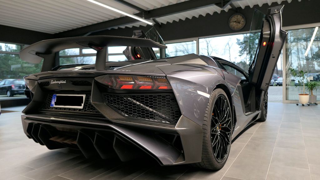 Lamborghini Aventador 2017