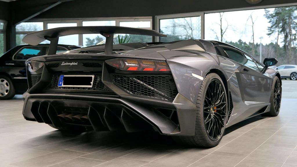 Lamborghini Aventador 2017