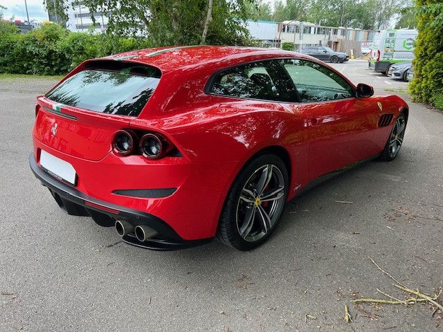 Ferrari GTC4Lusso 2021