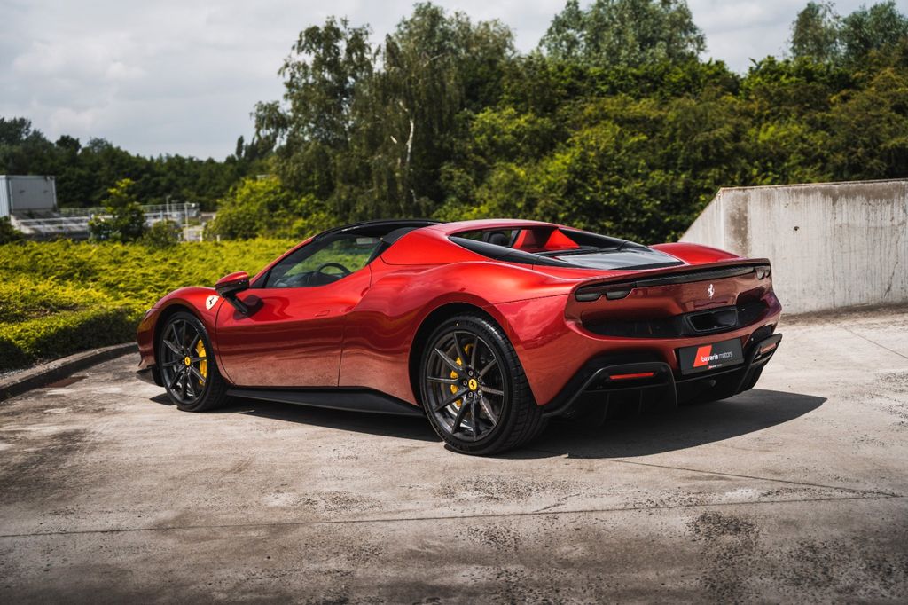 Ferrari 296 GTS 2024