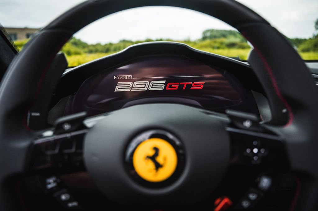 Ferrari 296 GTS 2024