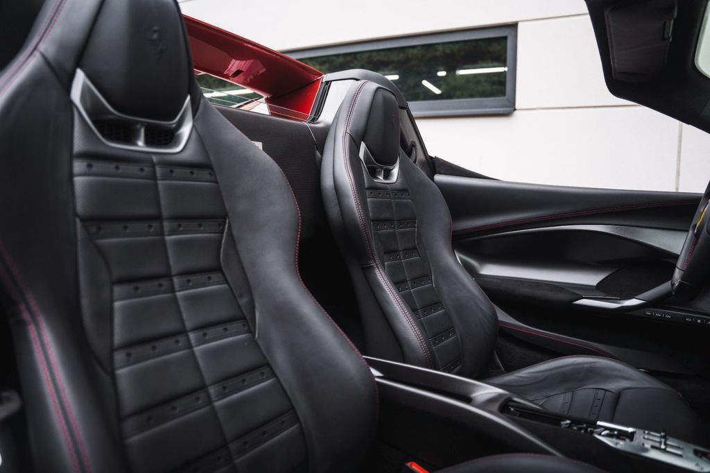 Ferrari 296 GTS 2024