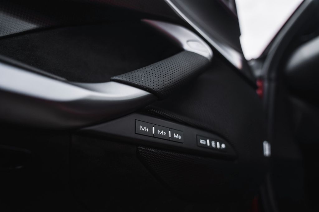 Ferrari 296 GTS 2024