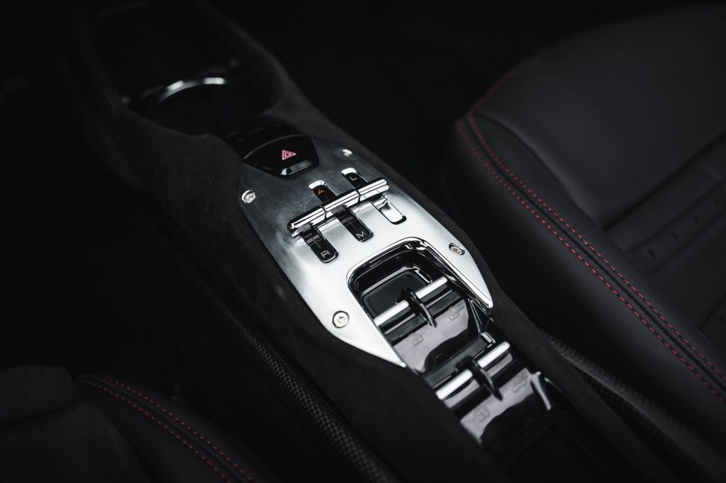 Ferrari 296 GTS 2024