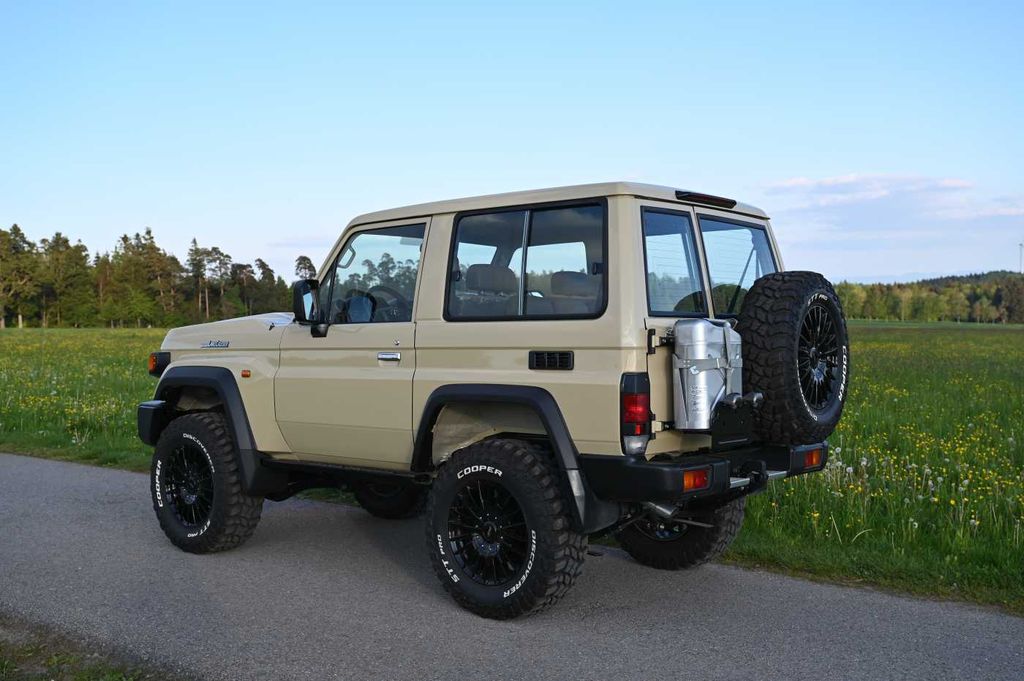 Toyota Land Cruiser