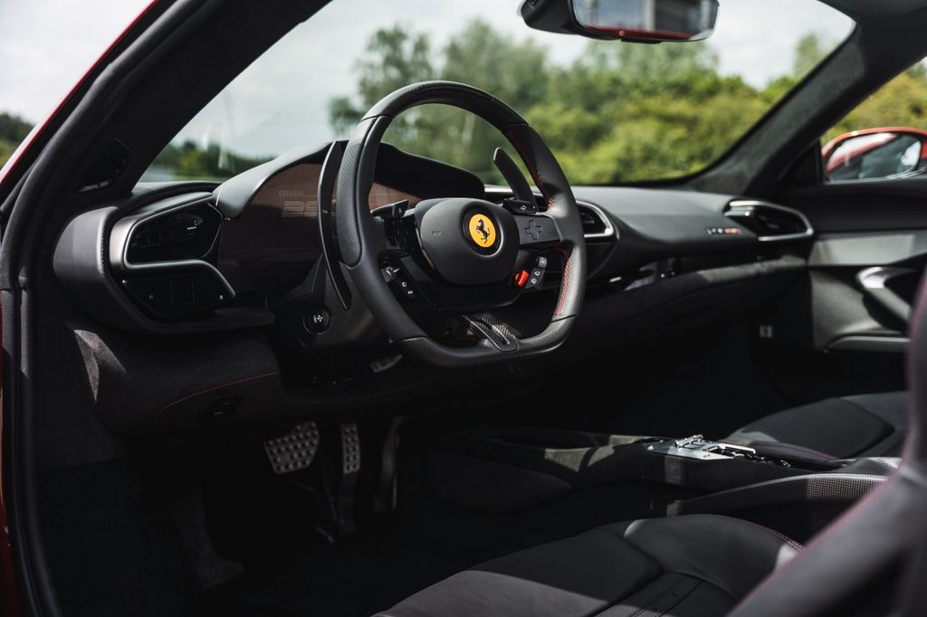 Ferrari 296 GTS 2024