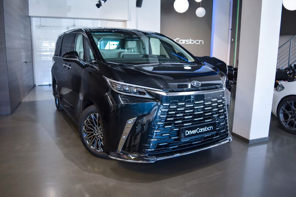 Lexus LM 2025