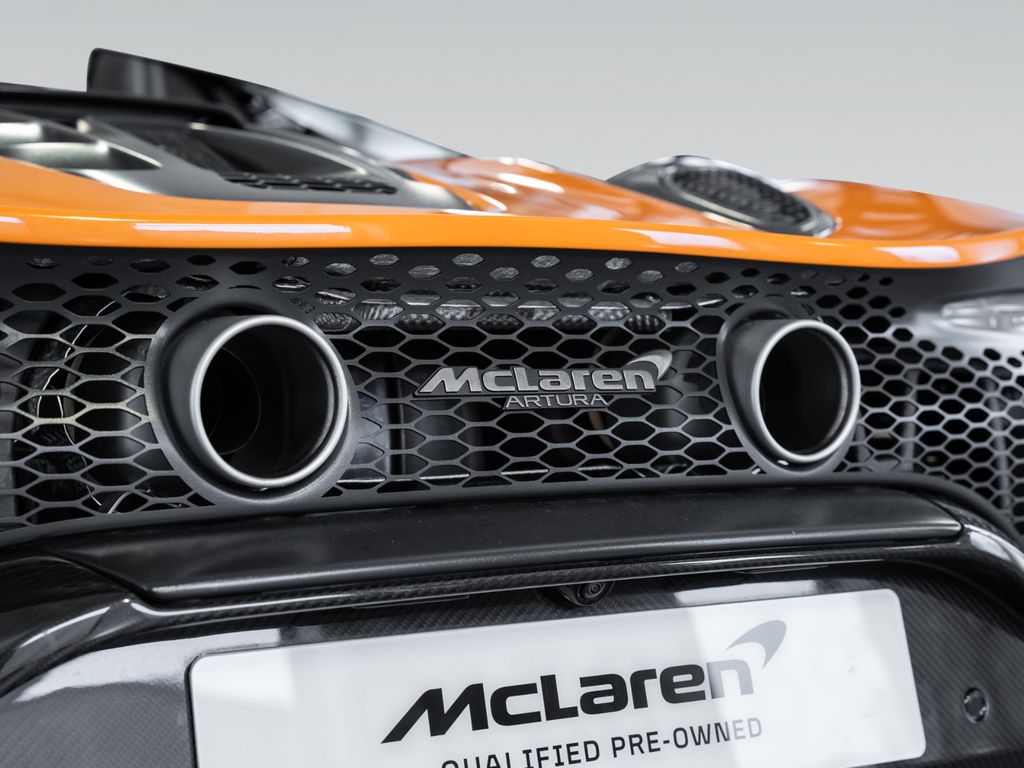 McLaren Artura 2024